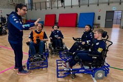 Il Comune dona alla Golden Oaks un mezzo attrezzato per il trasporto di persone con disabilità