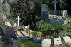 La Grotta del finestrino e quel ponticello da rimettere in sesto