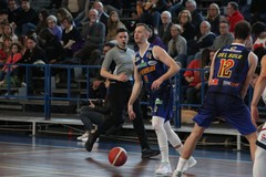 Lions più forti della sfortuna, blitz a Taranto con la tripla del capitano Dri. Video