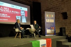 Marco Damilano a Bisceglie: Storia d’Italia tra dinamismo e immobilità in “La mia piccola patria” - IL VIDEO