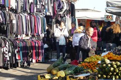 Domenica appuntamento con il mercato mensile in piazza Vittorio Emanuele II