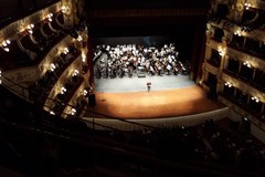 "Il Cenacolo" e l'orchestra della "Riccardo Monterisi" trionfano al Petruzzelli