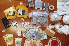 Arrestati tre giovani e sequestrati hashish, cocaina e contanti a Bisceglie