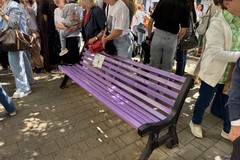 Bisceglie inaugura la "Panchina Lilla" per sensibilizzare sulle demenze