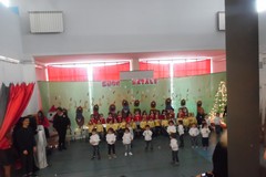 La magia del Natale raccontata dagli alunni della scuola dell’infanzia di via Martiri di via Fani