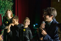 I giovani attori della CompagniAurea nelle “Straordinarie avventure di Robin Hood”