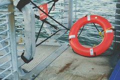 Spiaggia Salsello, bagnino interviene per riportare a riva tre bambini