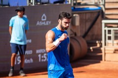 Andrea Pellegrino, vittoria e torta di compleanno al Challenger di Napoli