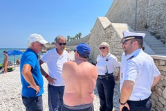 Spiagge, il Sindaco Angarano: «Controlli serrati, Polizia Locale in prima linea, multare gli incivili»