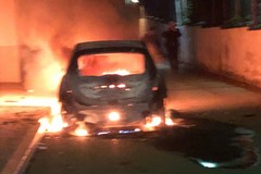 Incendiata l'auto della moglie del vicepresidente della Provincia Bat