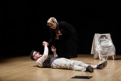 Teatro e prevenzione: a Bisceglie uno spettacolo sulle truffe agli anziani