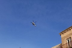 Elicottero della Polizia di Stato in volo su Bisceglie