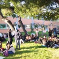 I liceali ribattono ad Angarano: «Hub aperto solo 9 ore questa settimana»