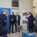 Il Rotary dona un montascale elettrico a Casa Barbiana