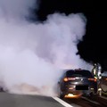 Auto in fiamme sul tratto biscegliese dell'A14