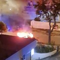 Auto in fiamme in via Mauro Giuliani