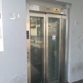Angarano sul vetro rotto in ascensore alla stazione: «Serve una rivolta delle coscienze»