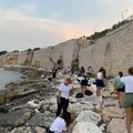 L'associazione  "Muvt " ripulisce le spiagge della zona Salsello