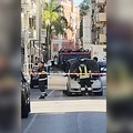 Esplosione in centro a Bisceglie: auto a metano prende fuoco, ferito il conducente