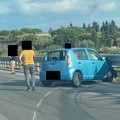 Auto fuori strada sulla statale 16 bis