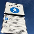 Un cartello mette in apprensione gli operatori di via La Spiaggia