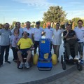 La solidarietà... finisce in acqua: Bisceglie Running e Bosch donano una sedia da mare per disabili alla Cooperativa Kairos