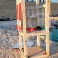 Bisceglie, danneggiate le torrette e i pattini di salvataggio di Baywatch: «Messa a rischio la sicurezza dei bagnanti»