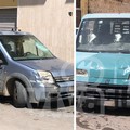 Due furgoncini completamente distrutti in via Porto. Ipotesi vendetta dopo una lite