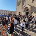 Bisceglie dà l’ultimo saluto a Emanuele Cosmai e Patrizia Firrao