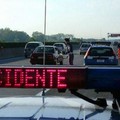 Tir distrugge auto del 113 impegnata in un soccorso: incidente sulla A14 in territorio di Bisceglie