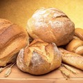 Caro benzina, l'allarme di Coldiretti: «Aumenta il prezzo del pane»