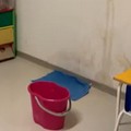 Grosse infiltrazioni d'acqua nella scuola Don Pino Puglisi: la denuncia di Gianni Casella
