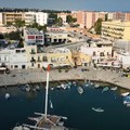 Turismo, Silvestris: «Una spiaggia urbana con panchine sdraio sul porto». Video