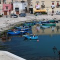 Stop alle auto di sera su via La Spiaggia fino alla fine dell'estate