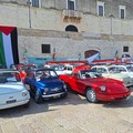Auto e moto d’epoca hanno colorato il waterfront di Bisceglie
