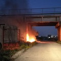 Nuovo inquietante rogo di rifiuti in Strada del Carro