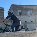 Bisceglie, consegnato un nuovo invito da parte dei postini di "C'è Posta per Te "