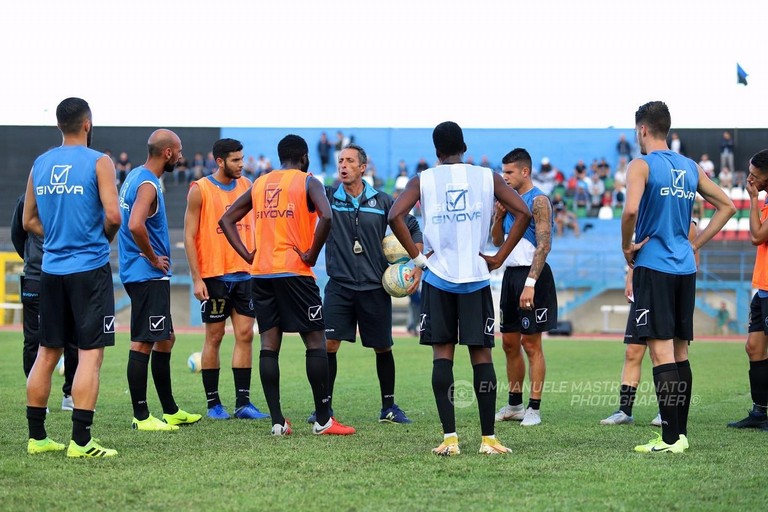 Una fase di allenamento dei calciatori nerazzurri. <span>Foto Emmanuele Mastrodonato</span>