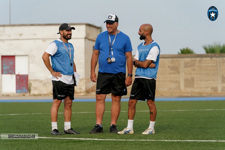 Bisceglie calcio, staff. <span>Foto Emmanuele Mastrodonato </span>