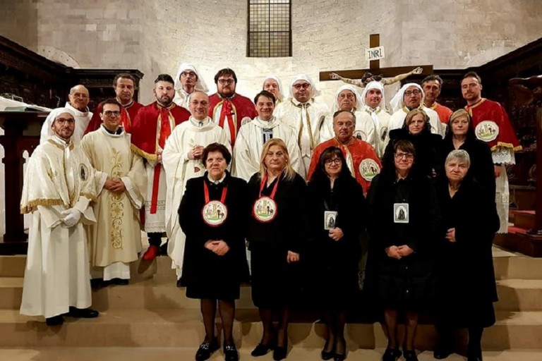 Bisceglie, componenti dei direttivi delle Confraternite dell’Addolorata e dei Santi Martiri e dell’associazione femminile dell’Addolorata