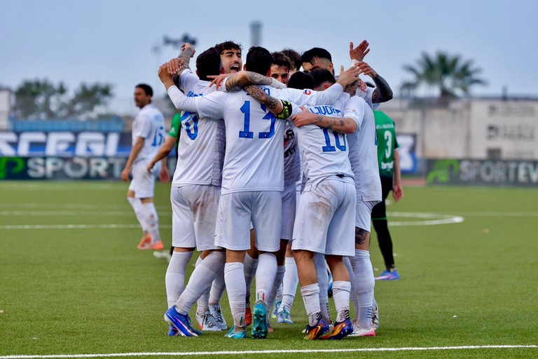 Esultanza Bisceglie Calcio. <span>Foto Emmanuele Mastrodonato</span>