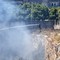 Vasto incendio in via Padre Kolbe, l'intervento dura oltre 3 ore