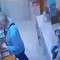 «Un delinquente si aggira tra i negozi per compiere furti»