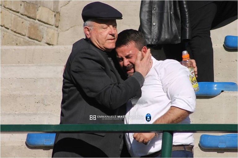 Nicola Canonico in lacrime al termine di Trastevere-Bisceglie (1-2). <span>Foto Emmanuele Mastrodonato</span>