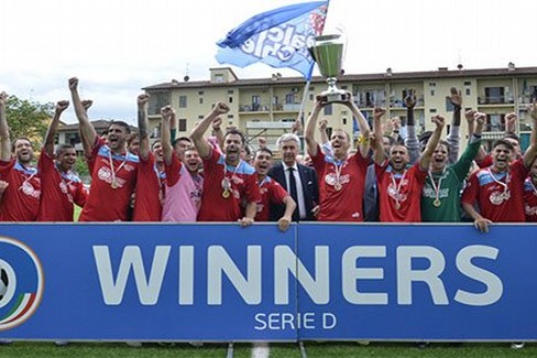 Il Chieri esulta per la vittoria della Coppa Italia Serie D