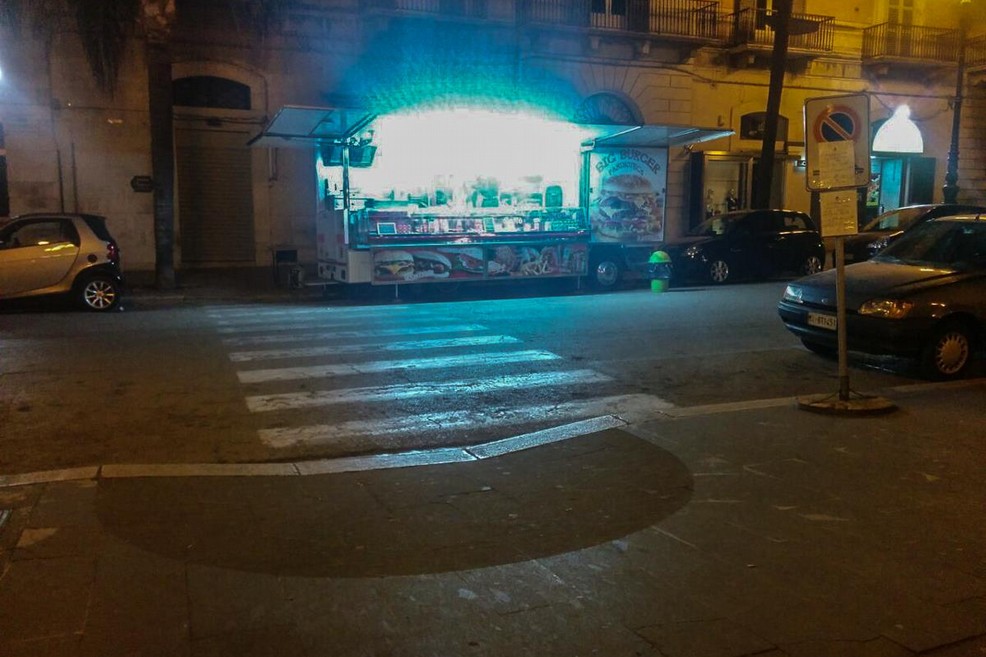 Sergio Silvestris è contrario all'ubicazione di un venditore ambulante di panini in piazza Vittorio Emanuele