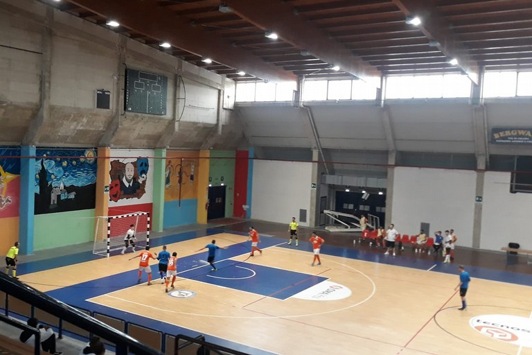 Il rigore realizzato da Cassanelli del Futbol Cinco Bisceglie. <span>Foto Nico Colangelo</span>