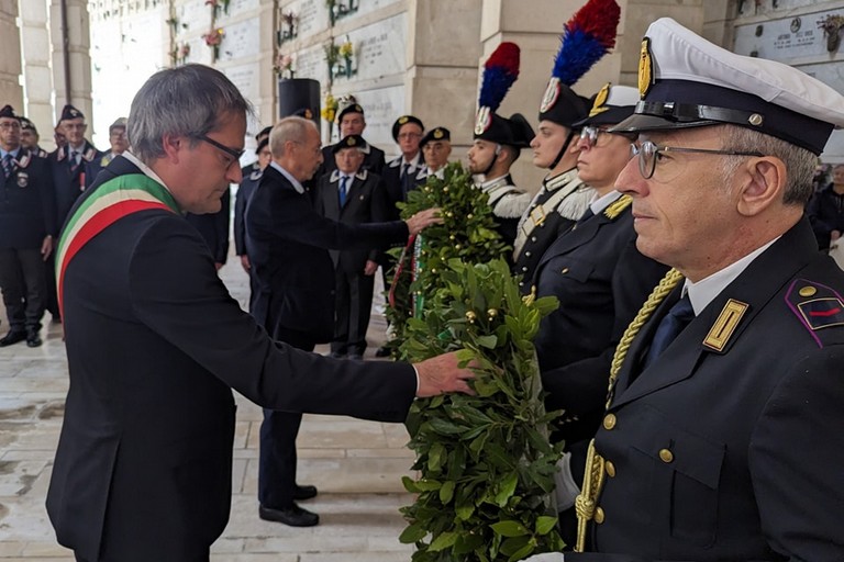 Commemorati i Caduti di tutte le guerre