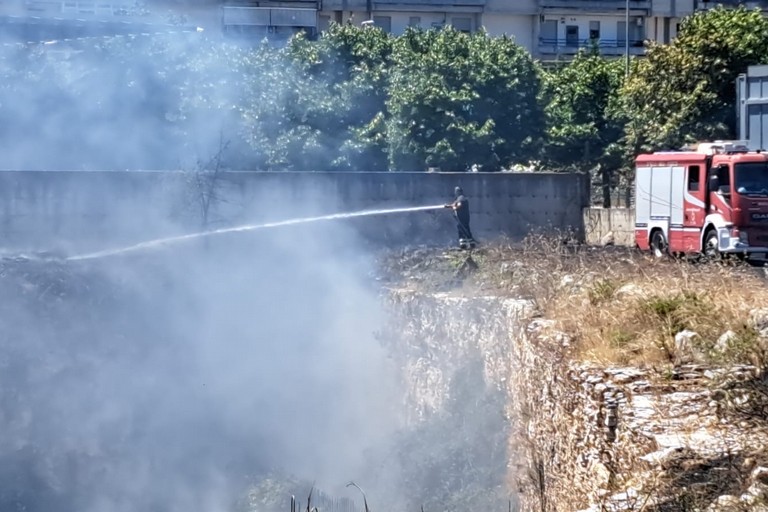 Incendio in via Padre Kolbe