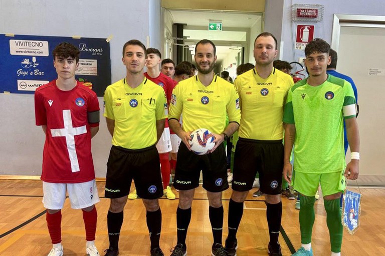 Davide Lovino (a sinistra nella foto) con la maglia della Rappresentativa Regionale di Calcio a 5